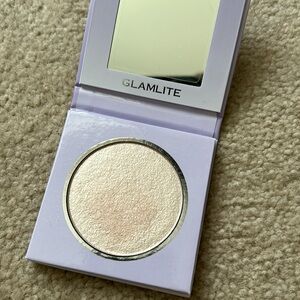 Mikayla X Glamlite Powder Highlighter Compact Makeup